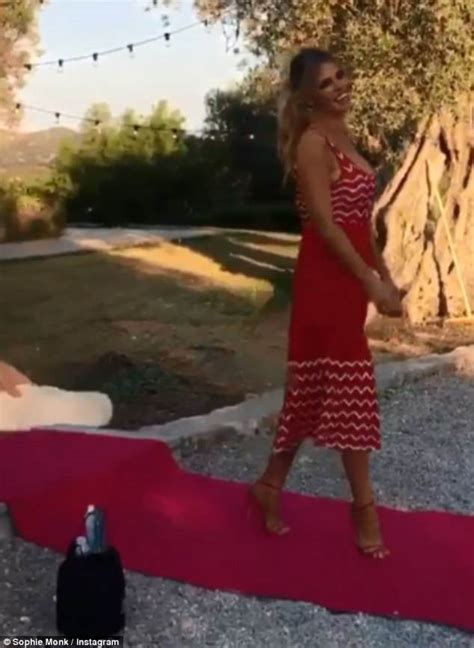 Love Island Australia Host Sophie Monk Sings On Set Daily Mail Online