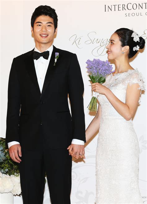 sarahinsouthkorea han hye jin of jumong fame got married