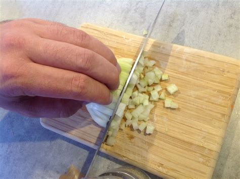 Training designed to increase access to the industry for black creatives & marginalized communities. How to properly dice onions - ohmydish.com