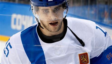 As of 2021, tuomo ruutu is possibly single. MTV: Tuomo Ruutu ei liity Leijoniin