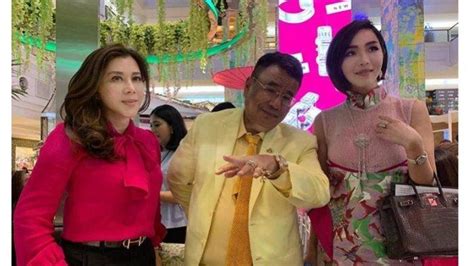 Cetak foto ukuran 10r 1 lembar + frame. Foto Ini Bukti Jika Hotman Paris Dekat dengan Konglomerat ...