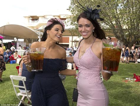 Caulfield Cup Racegoers Dress To Impress In Melbourne Daily Mail Online