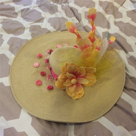 Find kentucky derby fashion tips including kentucky derby hats, dresses, suits, sunglasses, and more so you can show up in style this may for lucky for you, below we're sharing some tips on what to wear to the kentucky derby this may. Make Your Own Derby Hat! DIY
