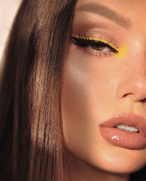 10 Ultimate Summer Makeup Trends That Are Hotter Than The Summer Days