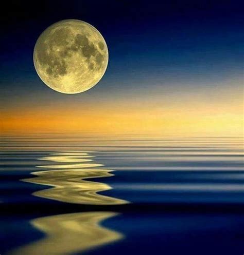 A Beautiful Full Moon Love The Reflection Off The Water