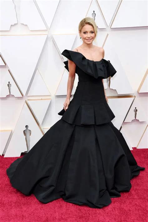 Oscars 2020 Best And Worst Dressed Celebrities On The Red Carpet