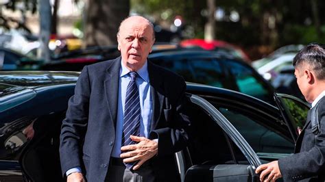 Na manha deste domingo (26/07), populares solicitaram a presença dos policiais militares do 14º bpm que se deslocaram até a pe 497, sítio do arroz. Quem é José Serra? - YouTube