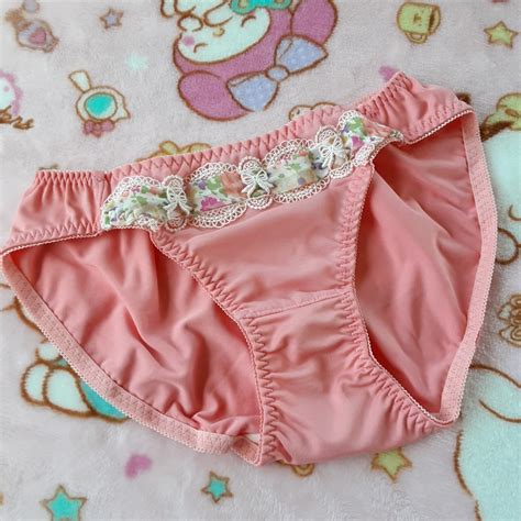 【新品】jk2妹の ツルツルパンツ 高校生用 パンティ ショーツ 下着 女の子 難あり タンス整理品 Eco ロリ サテン系 ピンク 花柄の落札情報詳細 ヤフオク落札価格検索 オークフリー