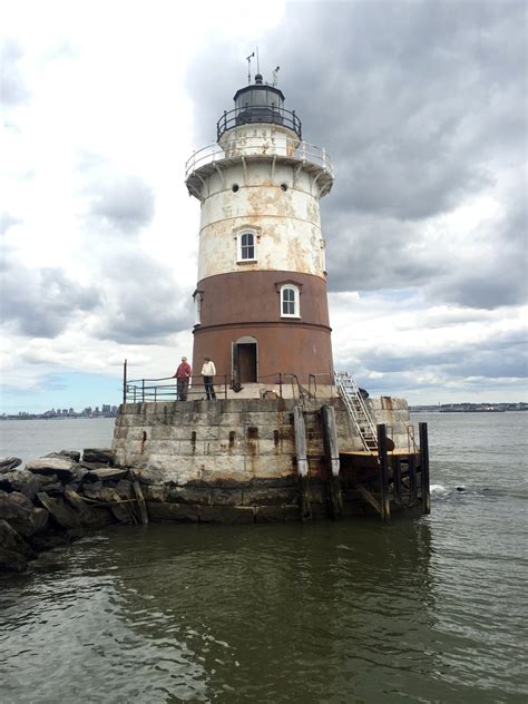 Update Robbins Reef Lighthouse — The Noble Maritime Collection