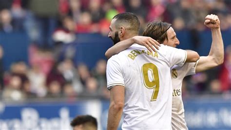 هل يعيش بنزيما أيامه الأخيرة برفقة ريال مدريد؟ يبدو أن مهاجم ريال مدريد كريم بنزيما يعيش أيامه الأخيرة برفقة الميرنغي، فالدولي الفرنسي يُقدم منذ بداية الموسم أداء باهتاً. كريم بنزيما يمسح تاريخ كريستيانو رونالدو مع ريال مدريد ...