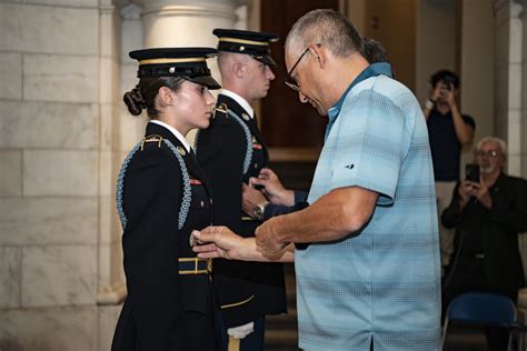 First Tomb Badge Awarded To Female Infantry Soldier Aerotech News