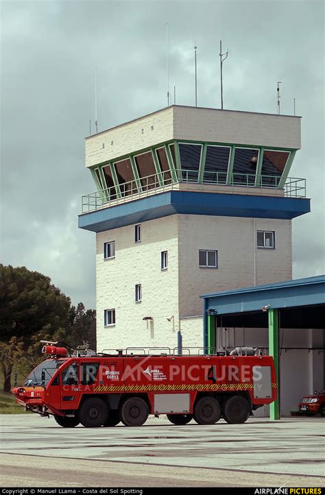 Lemd Airport Overview Airport Overview Control Tower At Madrid