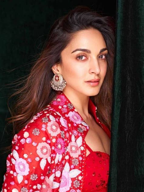 Kiara Advani Swears By Gram Flour For Her Skincare Heres How You Can