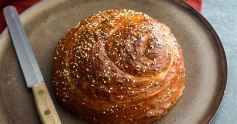 A Twist On The Traditional Challah The New York Times