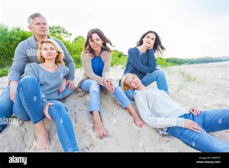 Group On Beach Group On Beach Hi Res Stock Photography And Images Alamy