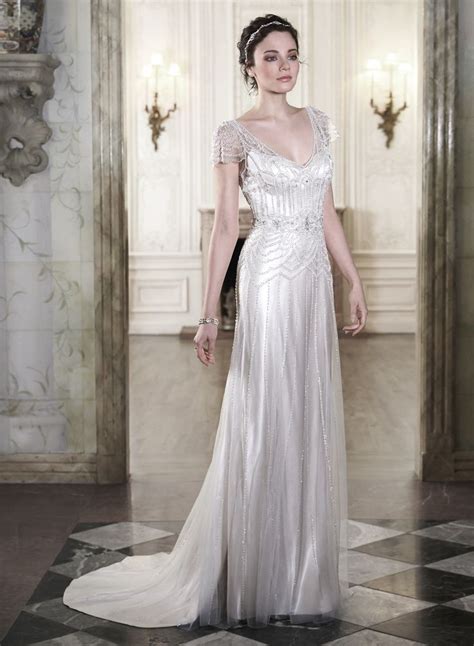 get the perfect look with 1920s inspired wedding dress
