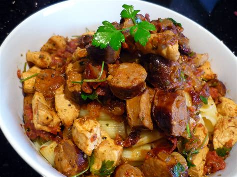 I used spicy chorizo sausage in this chicken chorizo pasta recipe, but feel free to swap in mild if that's more your jam. Foodie Ling: Chicken and Chorizo Sundried Tomato Rigatoni Pasta