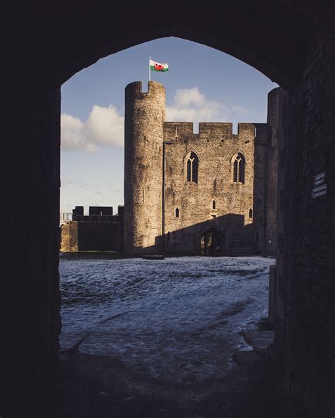 We did not find results for: grey castle entrance photo - Free Castle Image on Unsplash