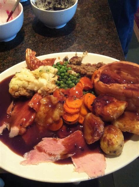 Dinner recipes have always been a speciality of the english cook, but that doesn't mean that we don't also have a wide variety of tasty lunch treats. English Roast Dinner in London :) | British roast dinner, Roast dinner english