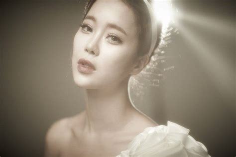 Baek Ji Young Tears Up Talking About Her Past Scandal On