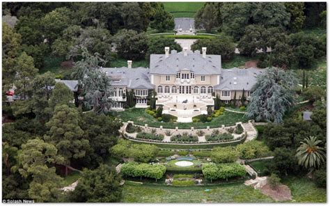 Over years, the house has had several important owners. Biggest house in the world - (Top 25) Largest Residential ...
