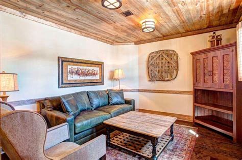 Colorado Mountain Resort Lodging High Lonesome Lodge King Room