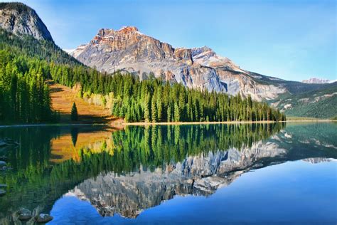 Emerald Lake Canada North America Pinterest Emerald Lake And Lakes