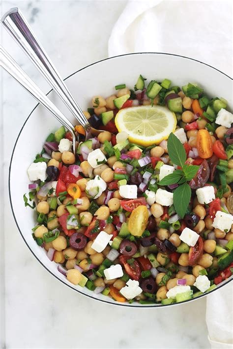 Salade de pois chiches aux tomates concombre et feta