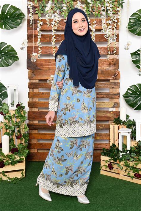 Buy kamdar baju kurung kedah batik jawa online zalora malaysia. Baju Kurung Batik Naida - Sky Blue - MuslimahClothing.Com