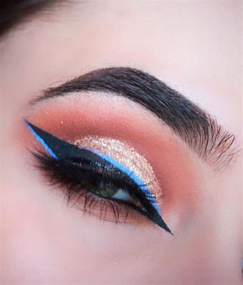 Colored Eyeliner Looks 10 Ways To Style Them The Urban Guide In