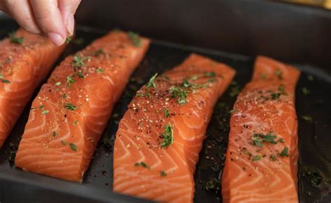 Ecco gli alimenti da privilegiare per fare scorta di vitamina d, fondamentale per ossa sane e forti. I benefici della vitamina D e gli alimenti ricchi