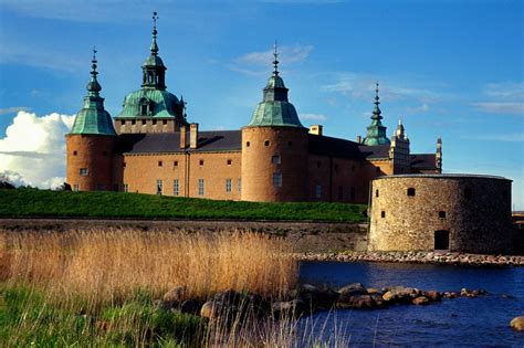Kalmar is a city in the småland province in southeastern sweden, with 38,000 inhabitants. Kalmar Castle | Burgen und schlösser, Burg, Schlösser