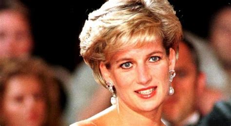 Diana de gales en angola profundas desavenencias conyugales, así como mutuas acusaciones de adulterio, llevaron a la separación del matrimonio en 1992 y a su divorcio en 1996. Diana de Gales será recordada con premios y celebraciones