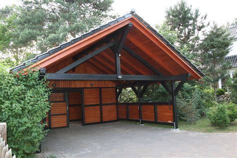 If you'll need a shelter for your car or truck, as to protect it against bad temperature, you should look at these projects. Caport Spitzdach mit Schuppen - Holzmarkt Köhn - Klosterfelde