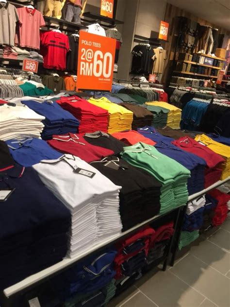 Hunting for a great deal on clearance products and overstocks usually means going to a mall and hitting a lot of stores. Brands Outlet Melawati Mall, Fashion Store in Kuala Lumpur