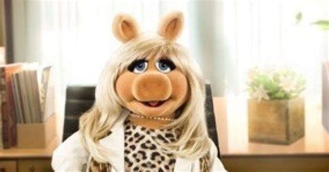 Miss Piggy To Receive Feminist Award Because Shes An All Around Boss
