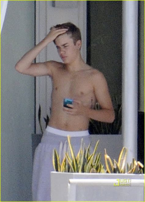 Justin Bieber Shirtless Time In Miami Photo 2565582 Justin Bieber Sean Kingston Shirtless