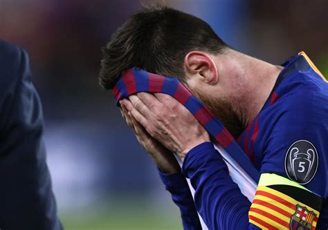 Watch Angry Fans Abuse Lionel Messi At Liverpool Airport After