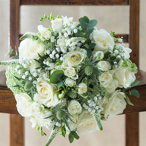 Inspirational And Elegant White Bridal Bouquets