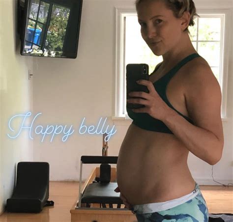 Grávida Kate Hudson Se Exercita E Posta Selfie Barriga Feliz Quem