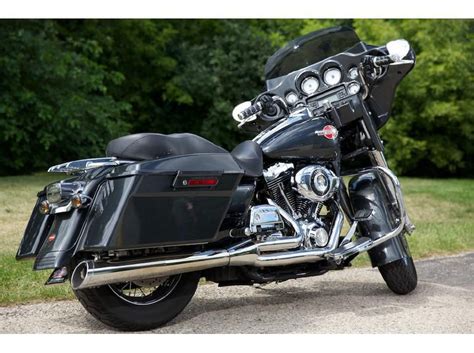 The flhx street glide has proved to be every bit the dresser with an edge for riders interested in considerable custom and comfort. 2007 Harley-Davidson FLHX - Street Glide Touring for sale ...