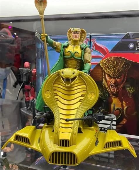 Joe Classified Series Serpentor Air Chariot Action Figure And Vehicle