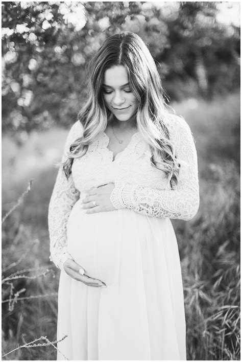 Whimsical Maternity Foothill Photoshoot Megan Helm Photography