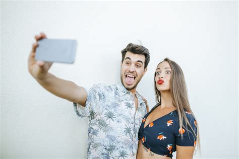 standing selfie poses facetune