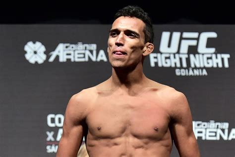 Charles oliveira dominates tony ferguson for 3 rounds! Charles Oliveira explains injury, hopes for rematch against Max Holloway - MMA Fighting