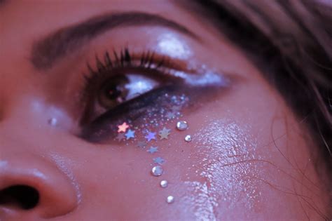 List Of Euphoria Makeup Glitter Looks Ideas Mouvie Info