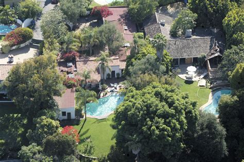 Take a Tour of Marilyn Monroe's Brentwood House