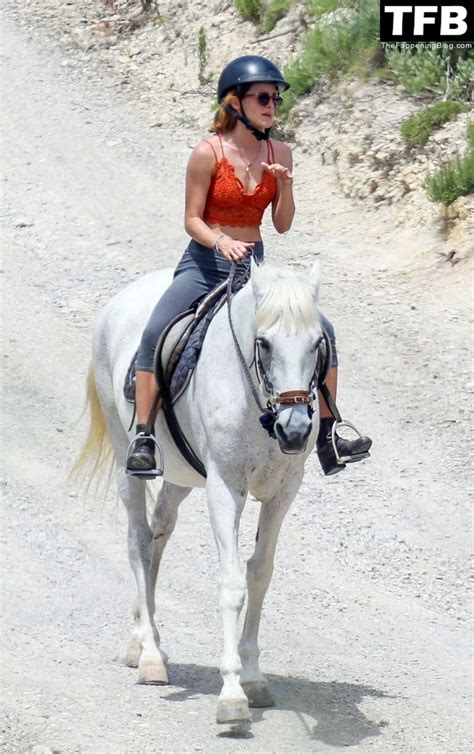 Hot Emma Watson Looks Relaxed On Holiday In Ibiza 21 Photos Xxx Fake