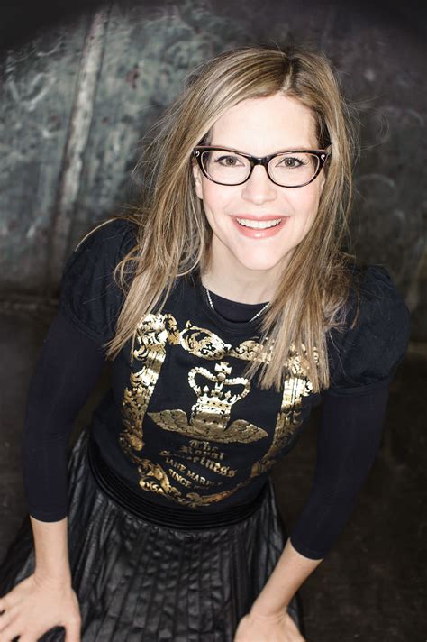 Lisa Loeb In Chicago At Old Town School Of Folk Music