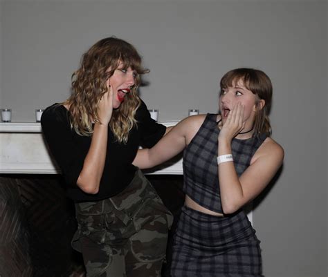 Reputation Secret Sessions Taylor Swifts Fans Hold Her Grammys In